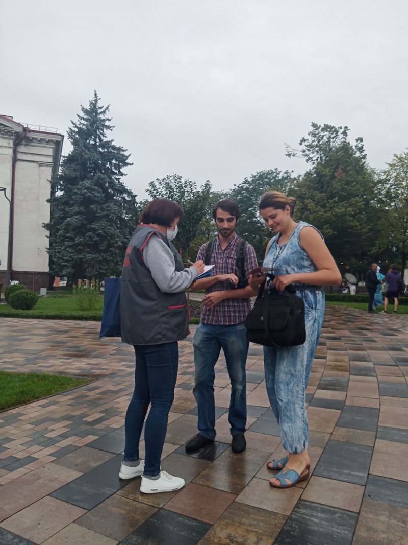 Пішли «в люди»