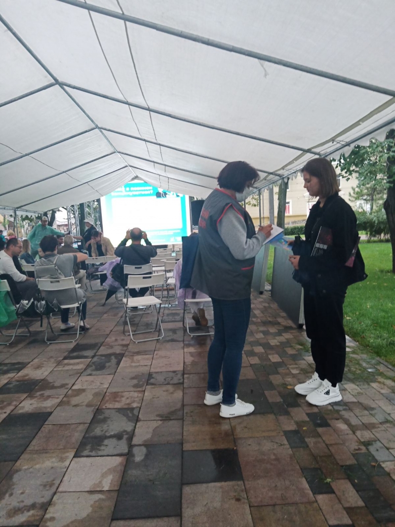 Пішли «в люди»