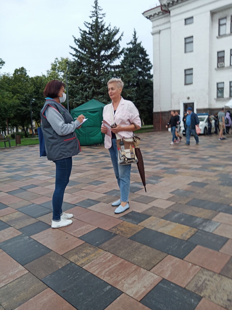 Пішли «в люди»